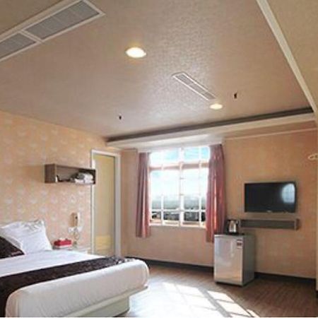 Ya Tai Hotel Каосюн Екстериор снимка