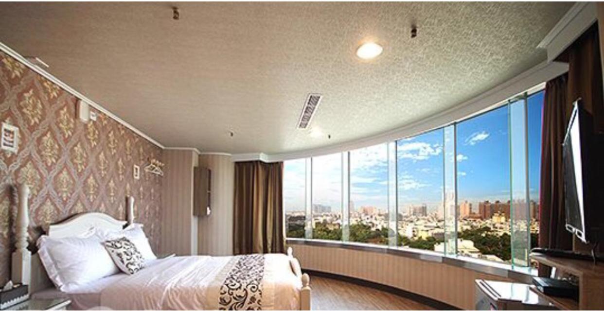 Ya Tai Hotel Каосюн Екстериор снимка